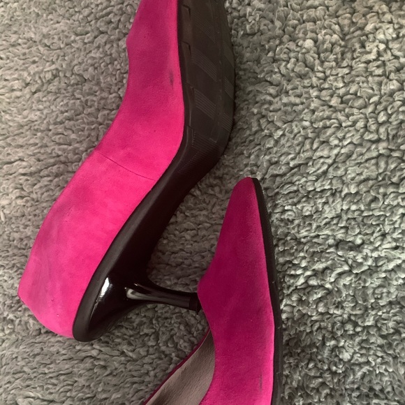 Kenneth Cole Reaction Fuchsia kitten heels - Picture 4 of 4